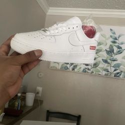 Nike Supreme Air Force 1s 