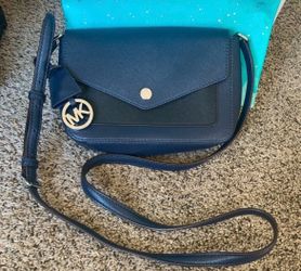 MK - Michael Kors Small Saffiano Leather Envelope Crossbody Bag