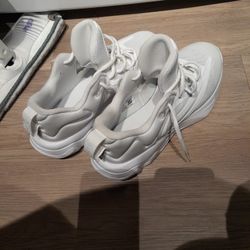 NIKE GIANNIS BASKETBALL SHOES MENS 9.5