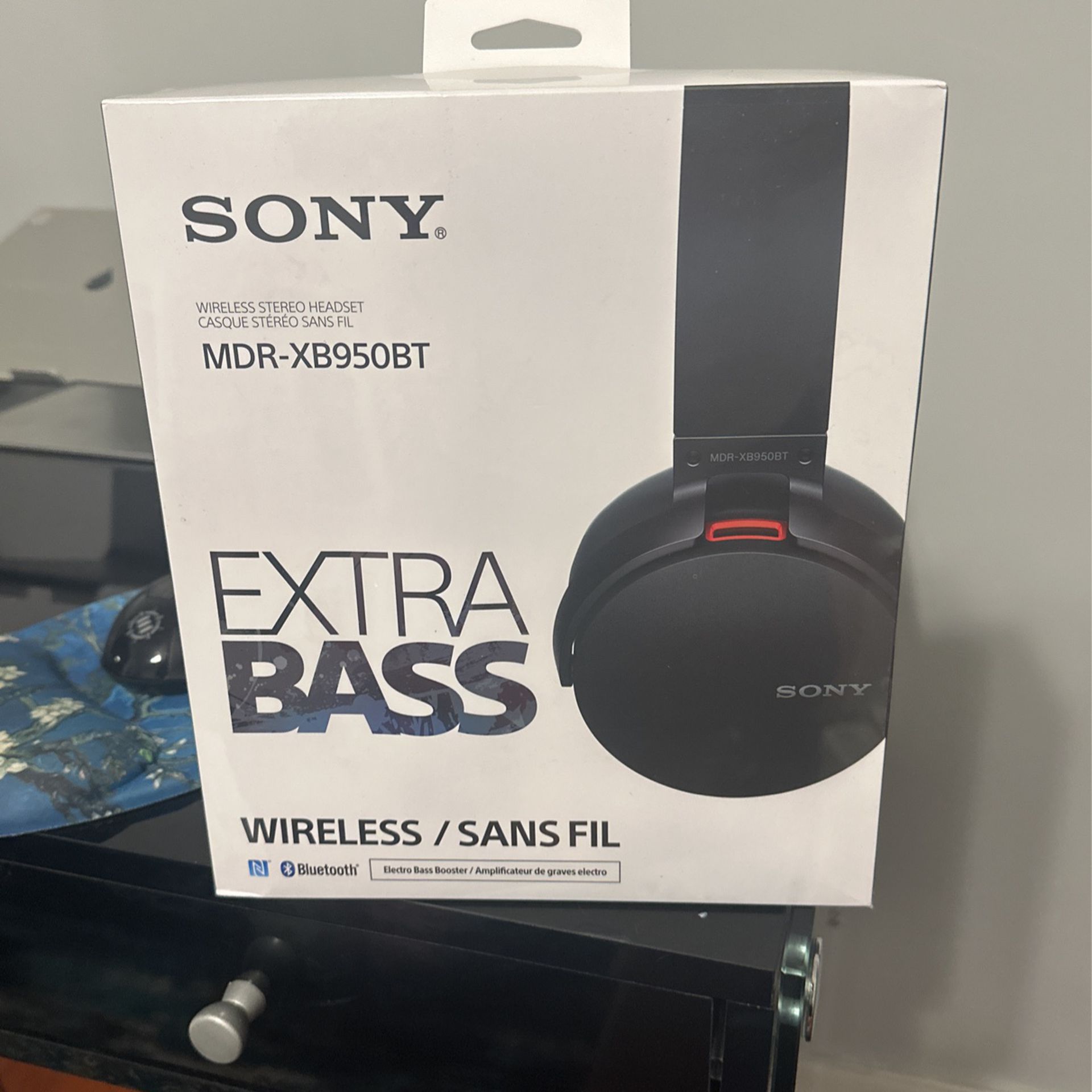 New Sony MDRXB950BT/B Extra Bass Bluetooth Headphones (Black)