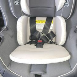 NEW Graco Extend2fit Car Seat
