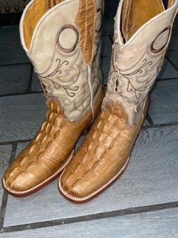Cowboy boots *damage*