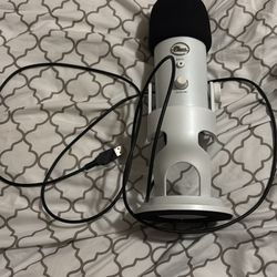 Blue USB Microphone - Great for Streaming, Podcasting, & G...