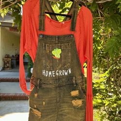 Women's Bib Overalls  "Homegrown" Tint  of slight Orange. Shirt does not go with it. Rare appliqués 