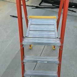 Ladder /Escalera