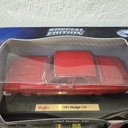 2 diecast SCALE 1;18  Cars