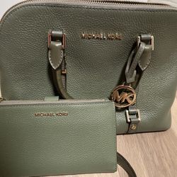 Michael Kors Purse W/ Wallet 