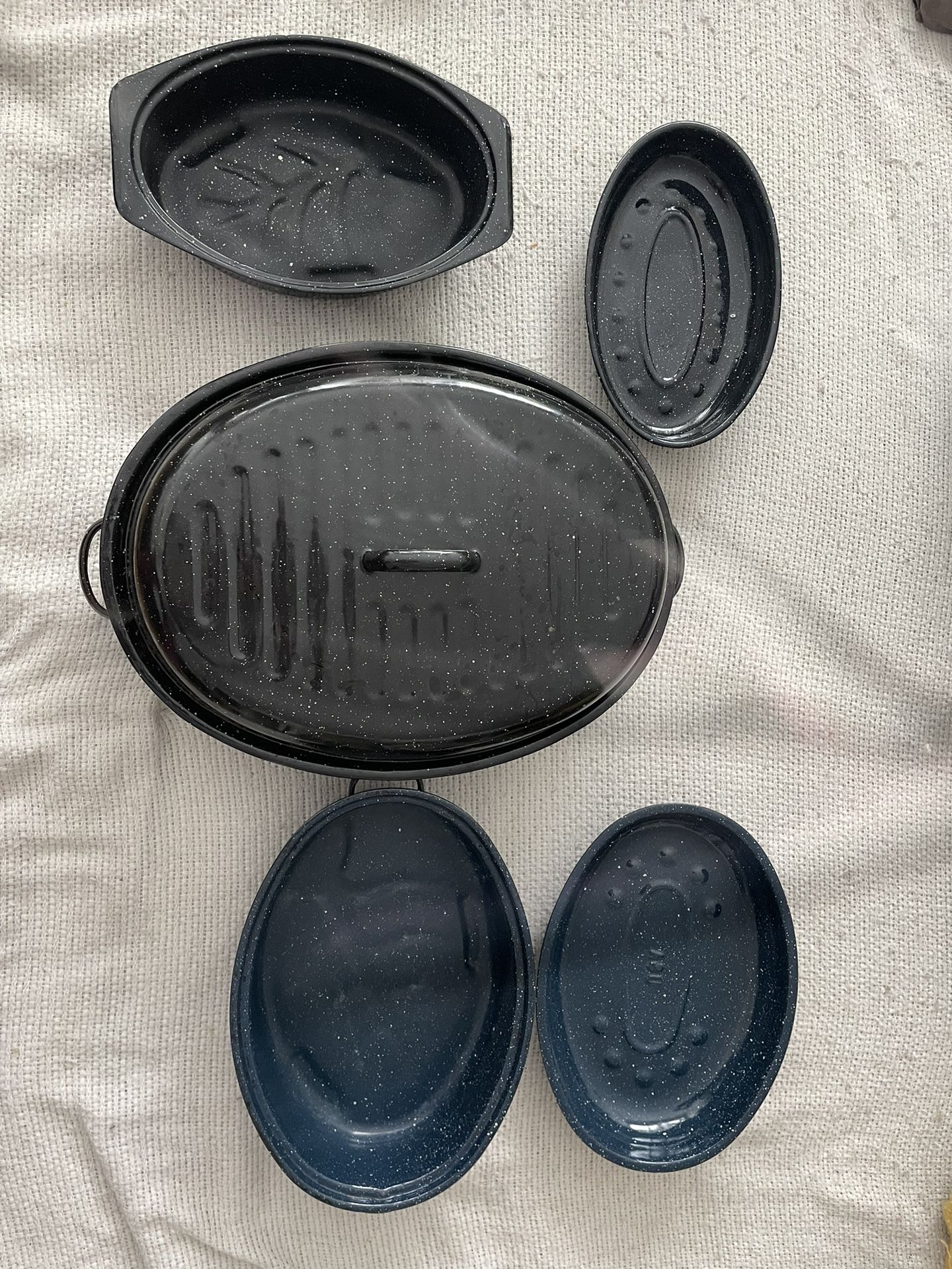 Granite Ware 19 inch oval roaster with Lid