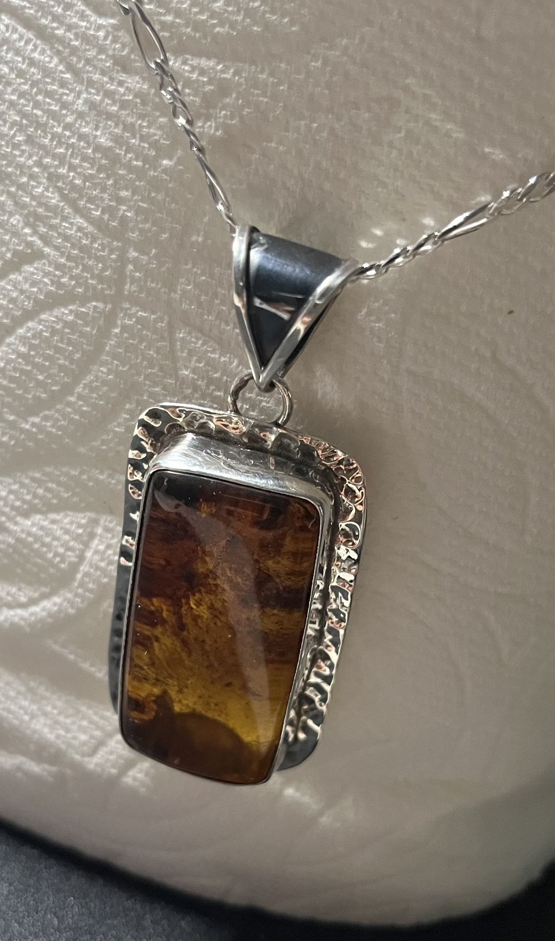 Silver & AMBER pendant w Necklace