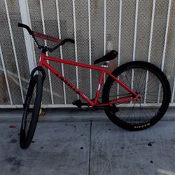 Red Steet Co Frame Trade