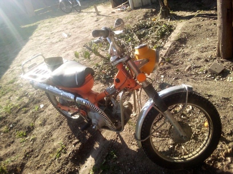 1976 ct90