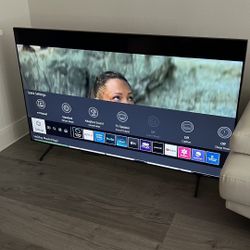 Samsung 65” 4K Smart TV + Sanus Wall Mount Like New Full Setup