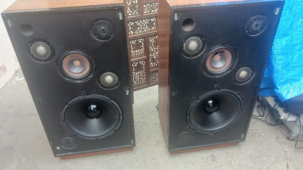 RECTILINEAR 7 VINTAGE SPEAKERS