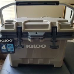 Igloo 24 qt IMX Lockable Insulated Ice Chest Injection Molded Cooler

