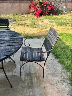 Yard patio table