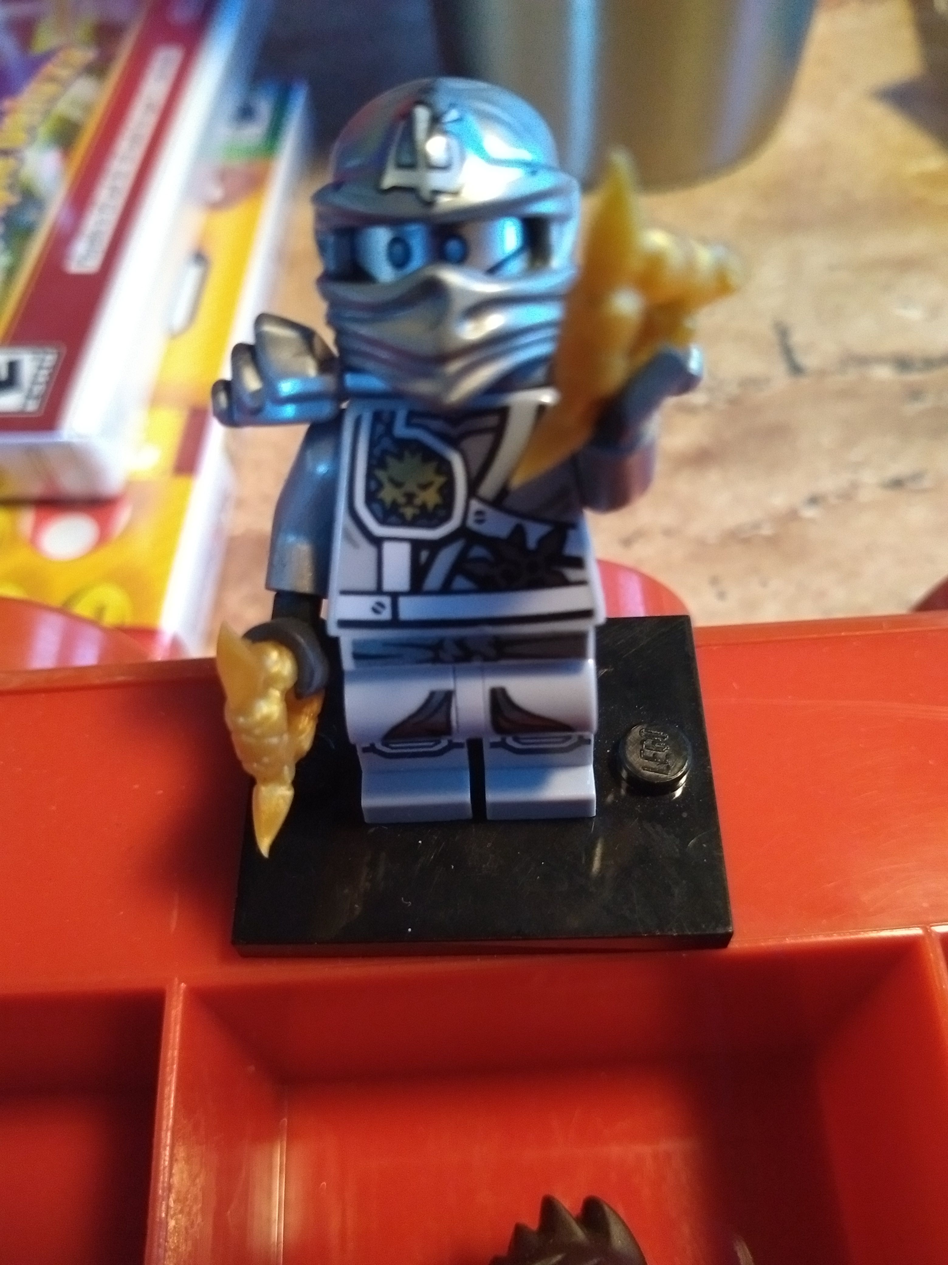 Ninjago silver Minifigure