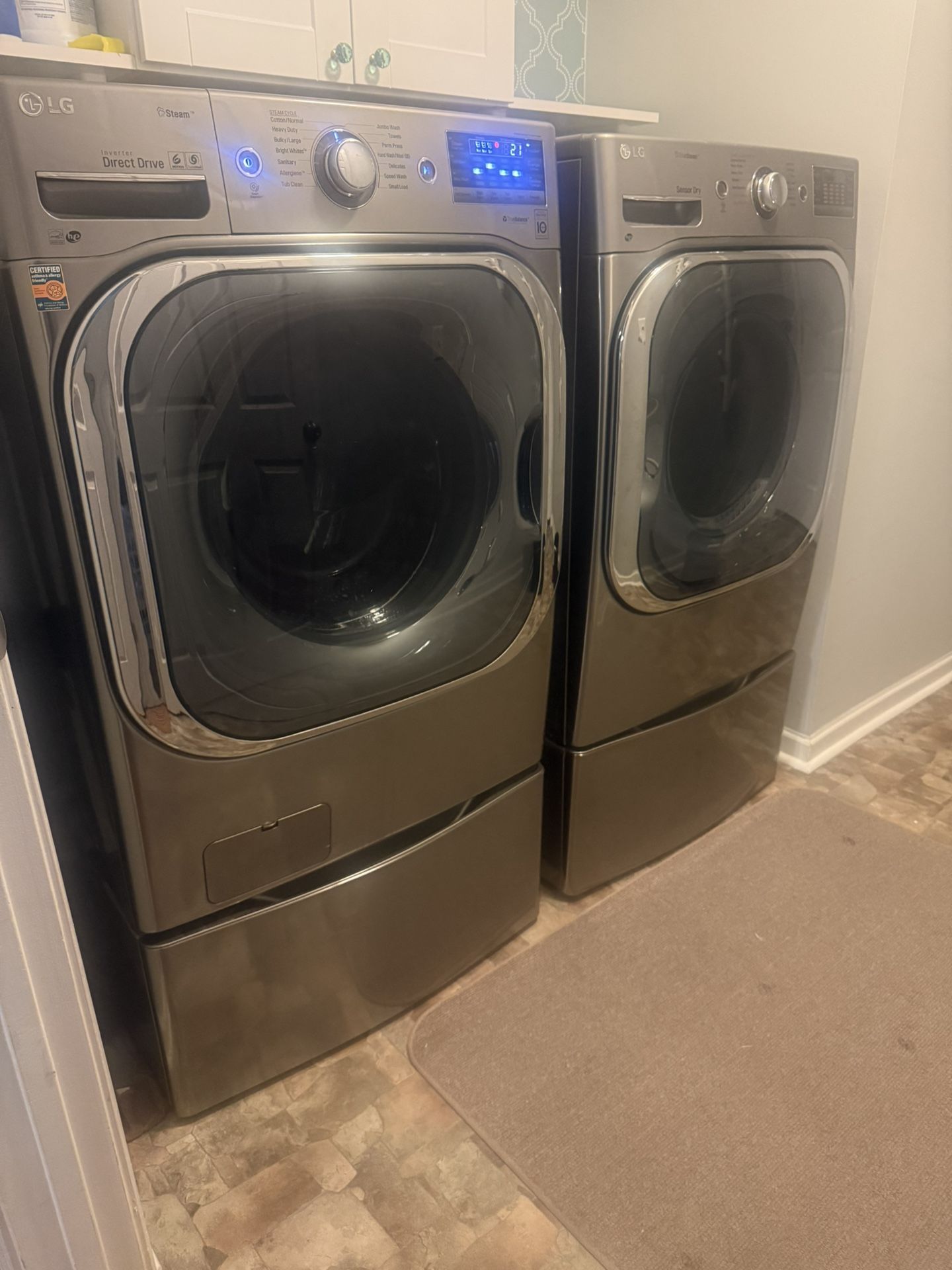 Lg washer and dryer for sale. These are large capacity and are in perfect working condition.