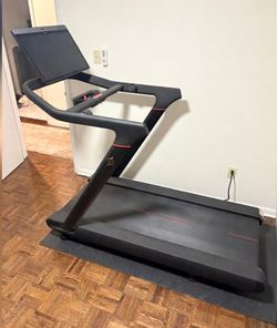 Peloton Tread