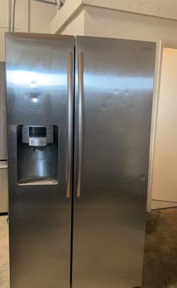 Samsung Side-by-Side Stainless Steel Refrigerator
