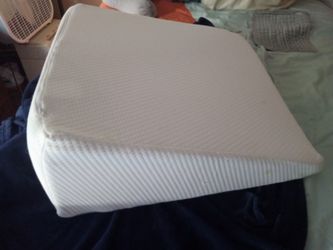 *FOAM  WEDGE BACK SUPPORT  MEDICAL SUPPLY*