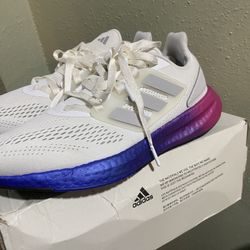 adidas PureBoost 22  Size 9 mans Brand New 