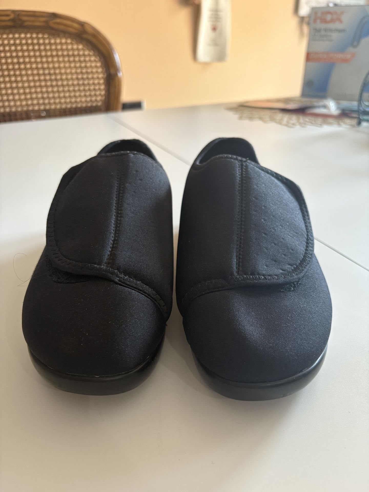 Like new Propet Cush N’ Foot Velcro Slip On Shoes