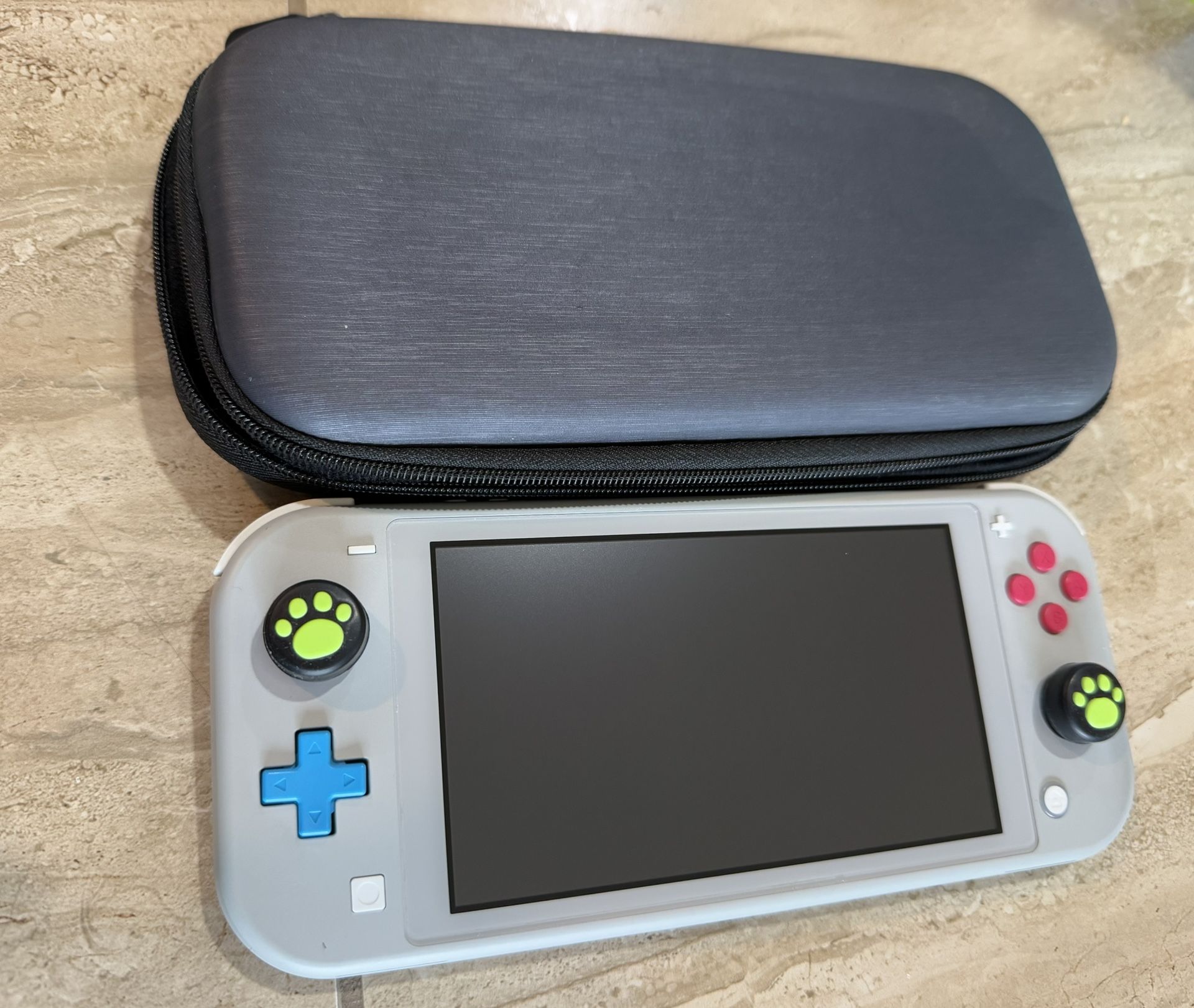 Nintendo Switch Lite Pokémon With Case
