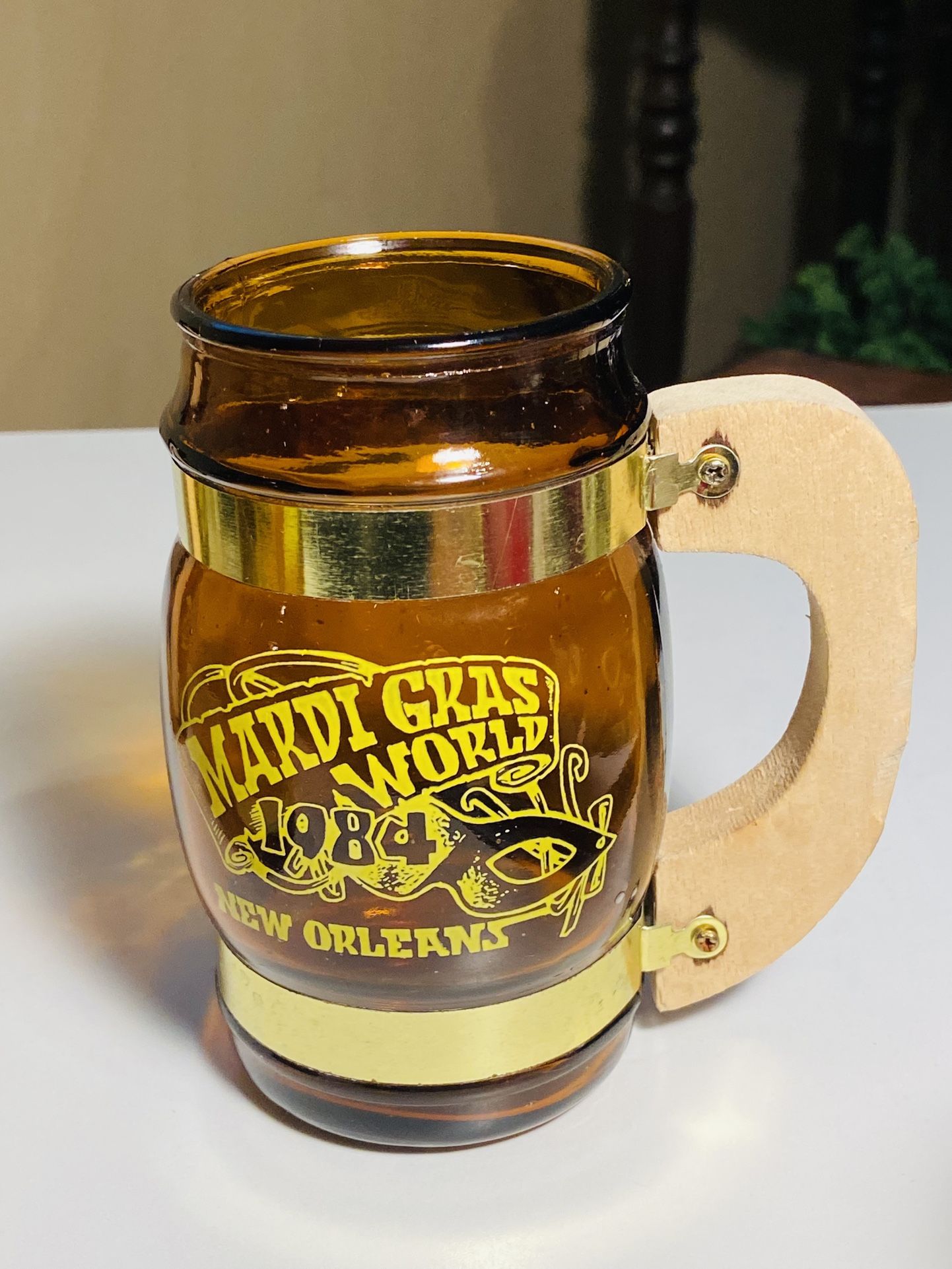 Beautiful Vintage 1984 Siesta Ware Glass & Wood Handle Mardi Gras, Mug