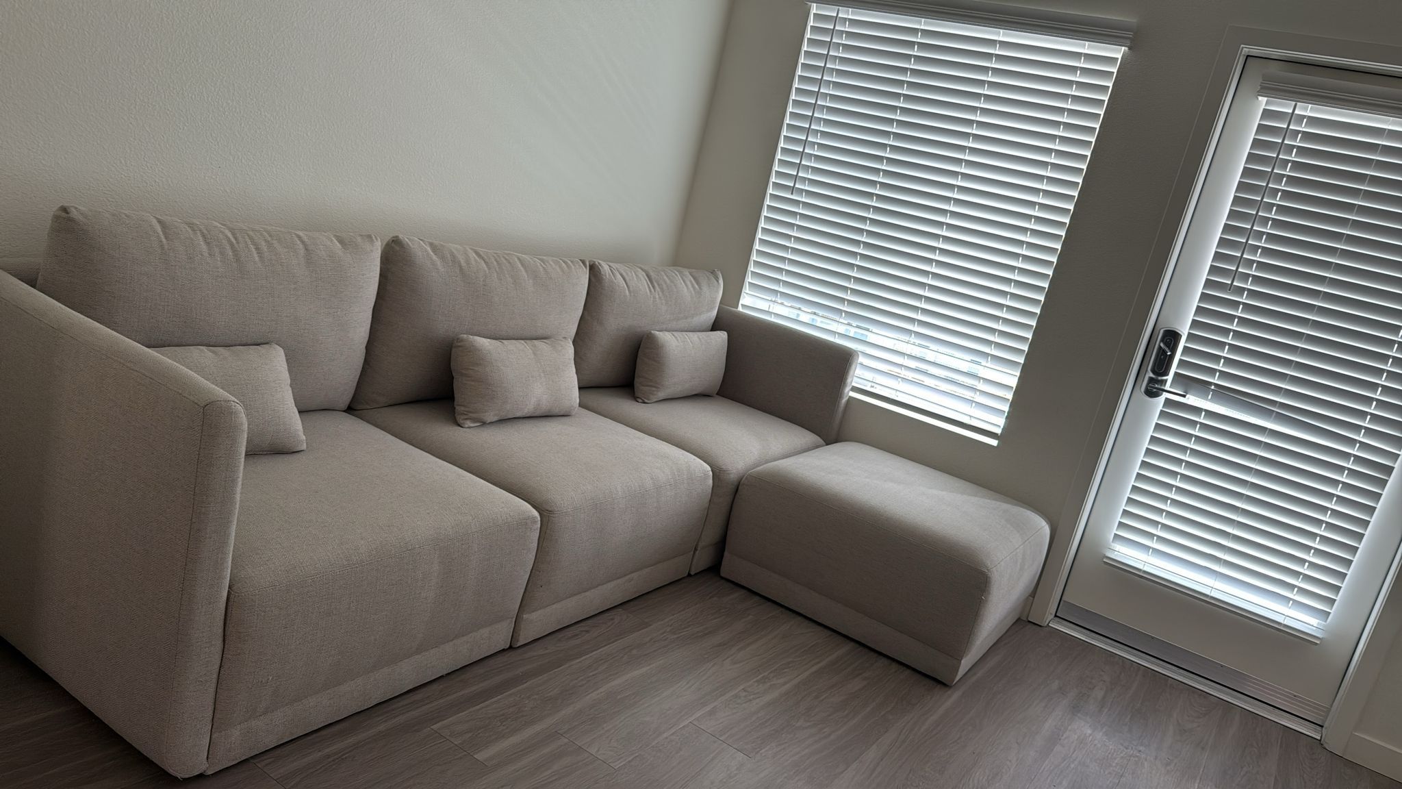 Like new Sectional Sofa Couch