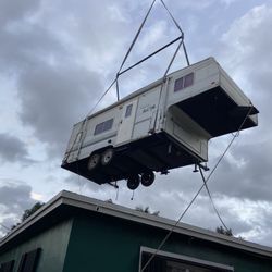 Sheds Relocated, Movemos Casita De Patio Container Rv Trailer Crane 