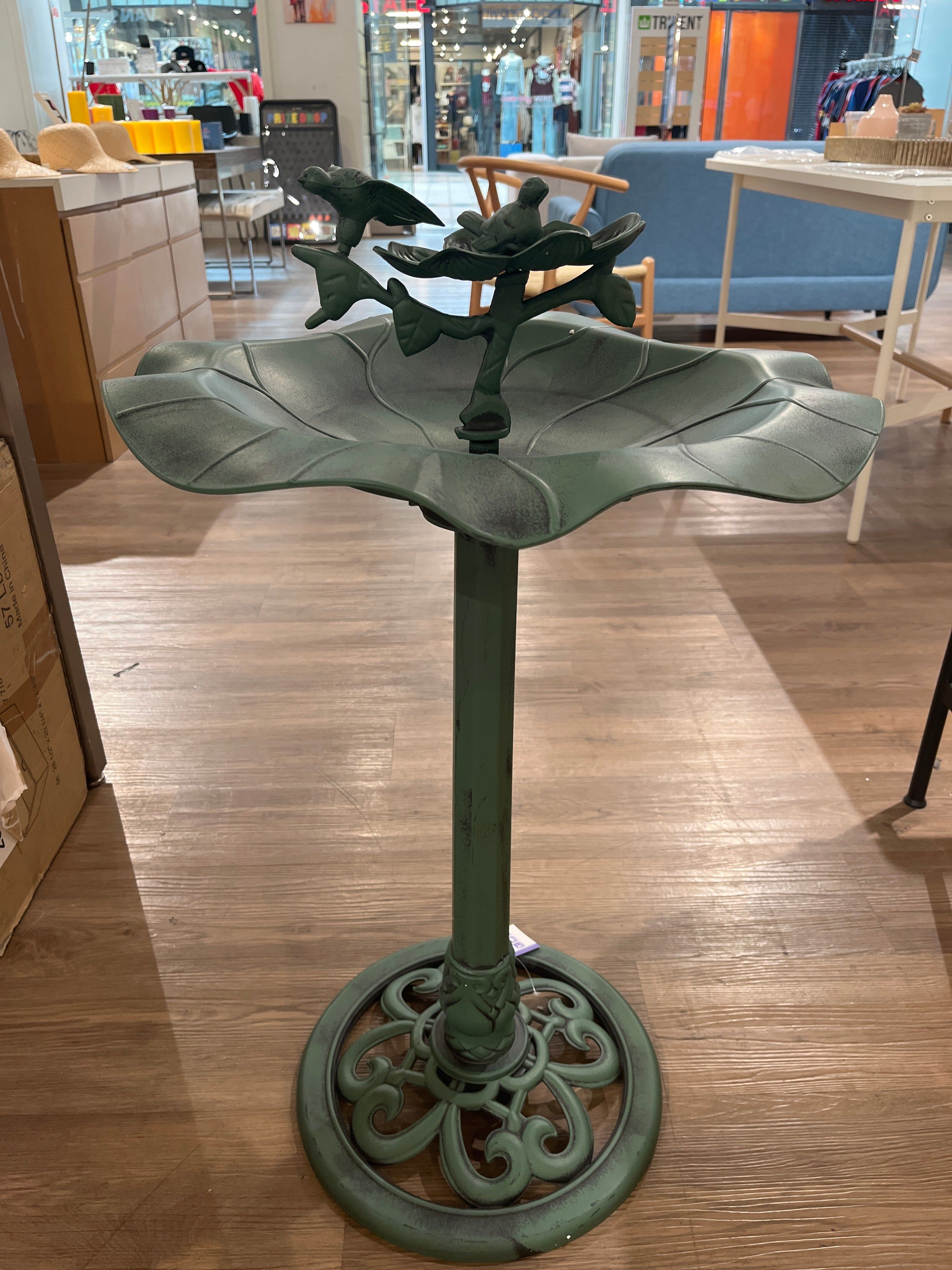 Lotus birdbath with birds