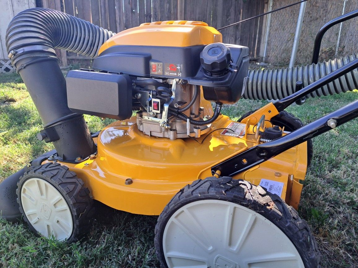 Cub Cadet Csv 050 Chipper Shredder Vacuum for Sale in Stockton, CA
