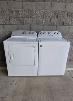 Whirlpool Large Capacity Washer and Dryer Set (Electric)