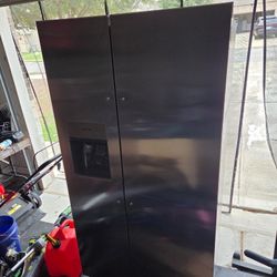 BRANDNEW!! Frigidaire 26cu Refrigerator  $850 OBO