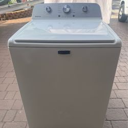 MINT CONDITION MAYTAG WASHER