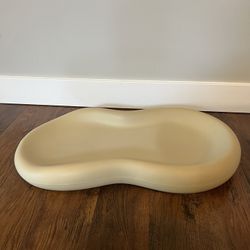 Keekaroo Peanut Changer, Diaper Changing Pad