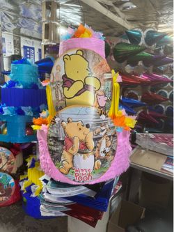 Winnie the Pooh girl colors pastel piñata
