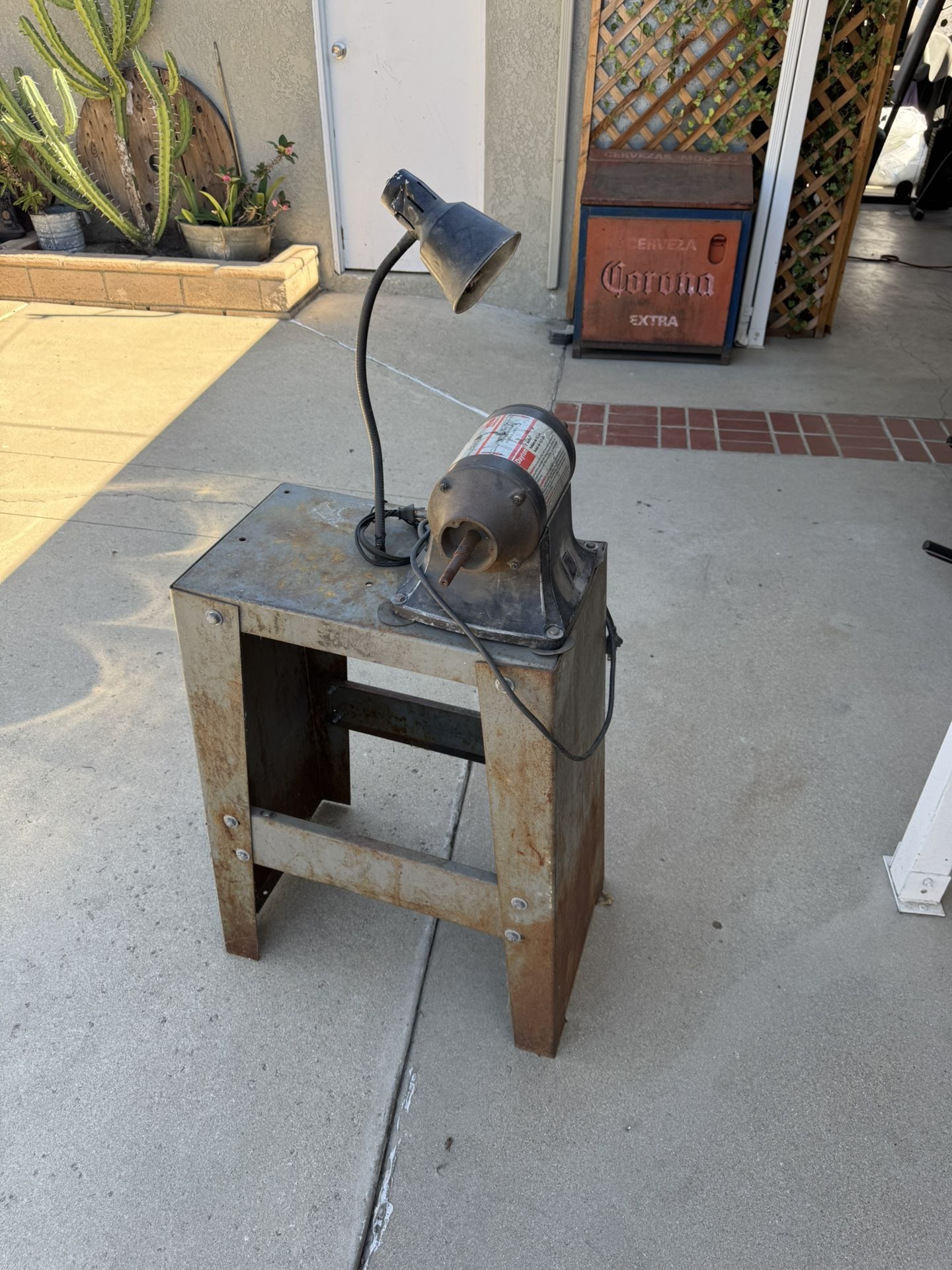 6 Inch Buffer With Stand ( Dayton)