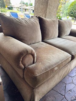 FREE Chenille Sofa – Smoke-Free & Pet-Free Home
