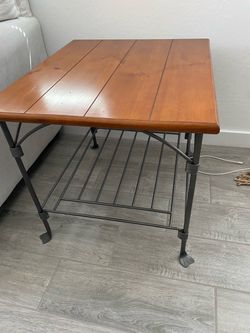 Coffee and end table 20$