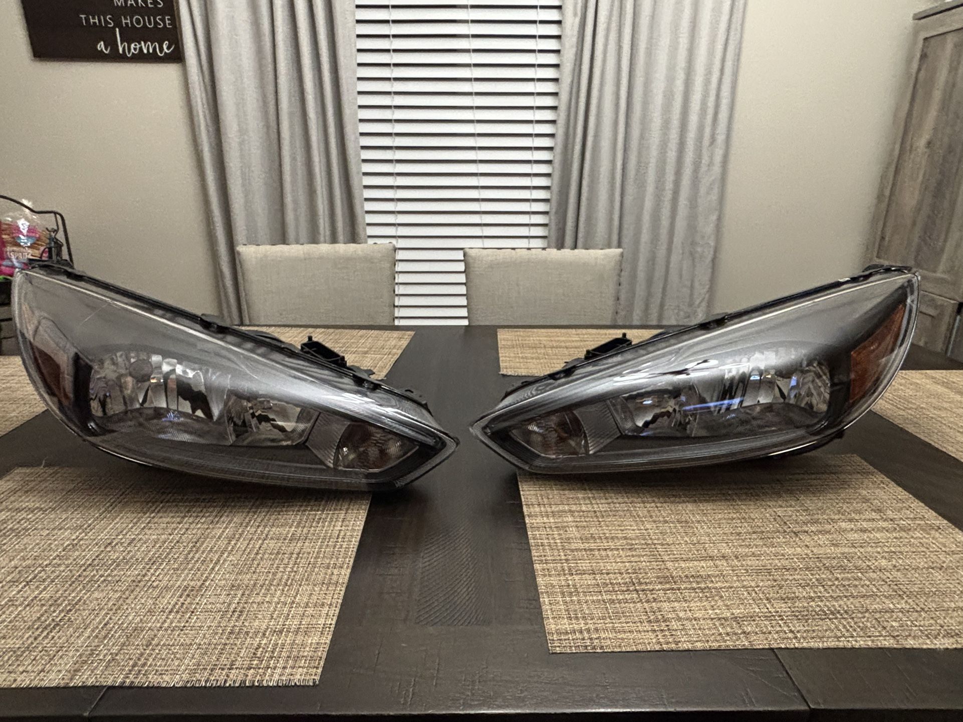2015-2018 Ford Focus Headlights