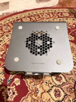 Bestand Laptop Stand