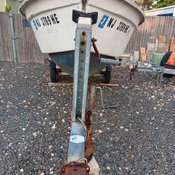 16 Foot Fiberglass V Hull Boat 