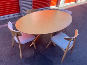 Mid-Century Modern Oval Dining Table with 4 Chairs