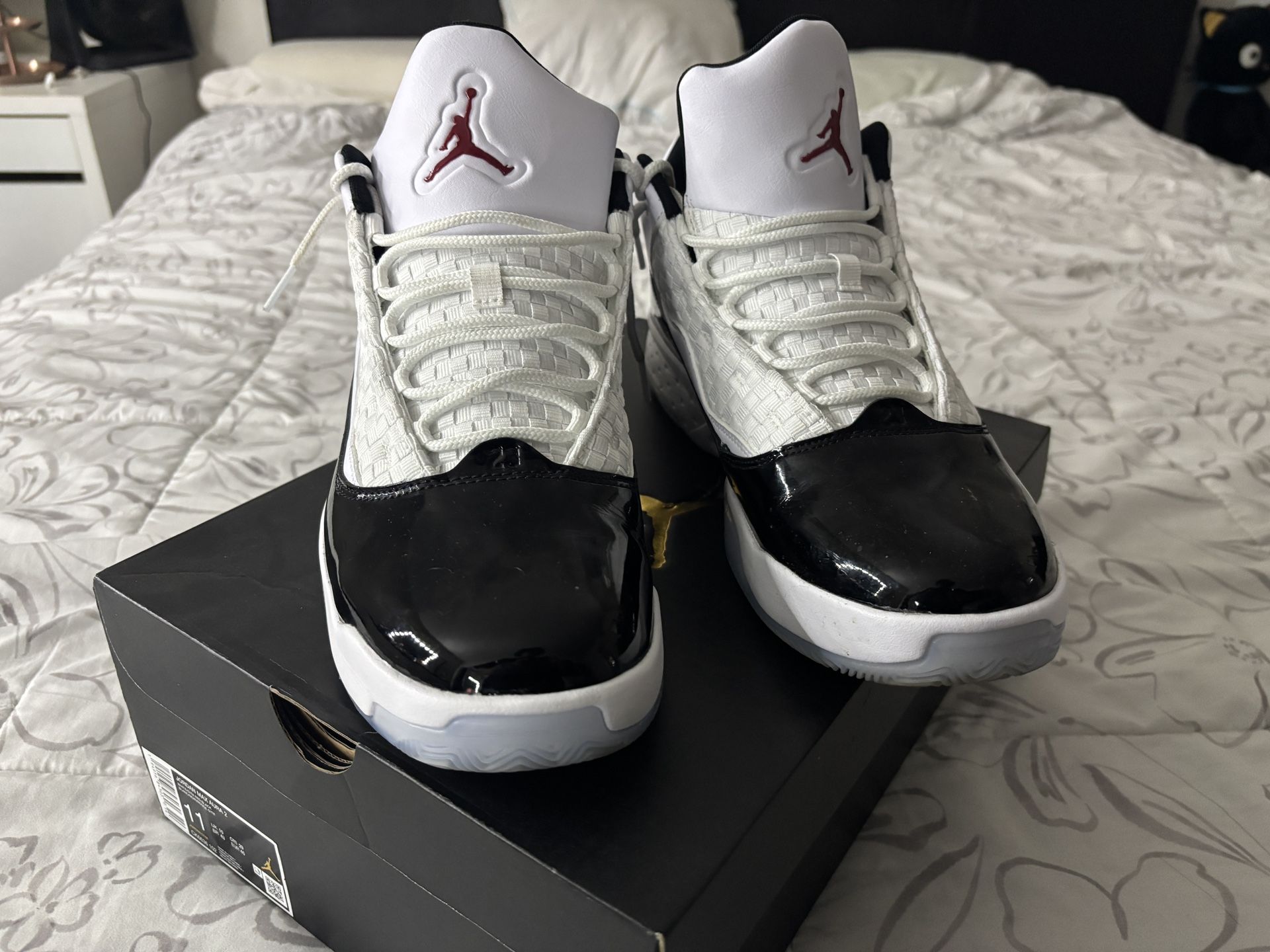 Size 11 JORDAN MAX AURA 2