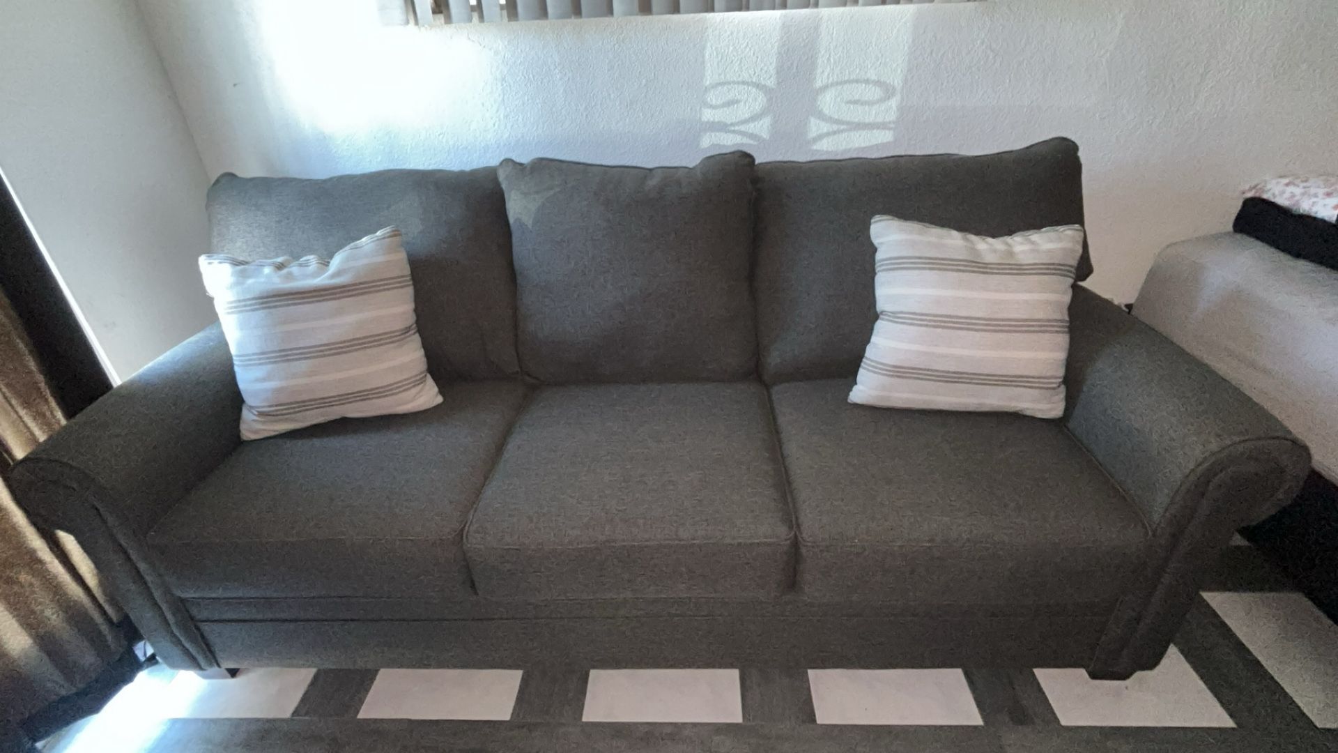 Couch With Pull Out Bed