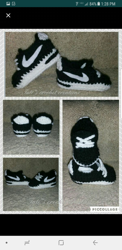 Crochet baby shoes