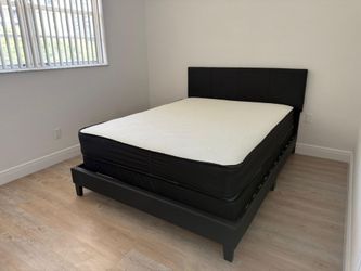 I'm selling brand new beds with mattresses included.