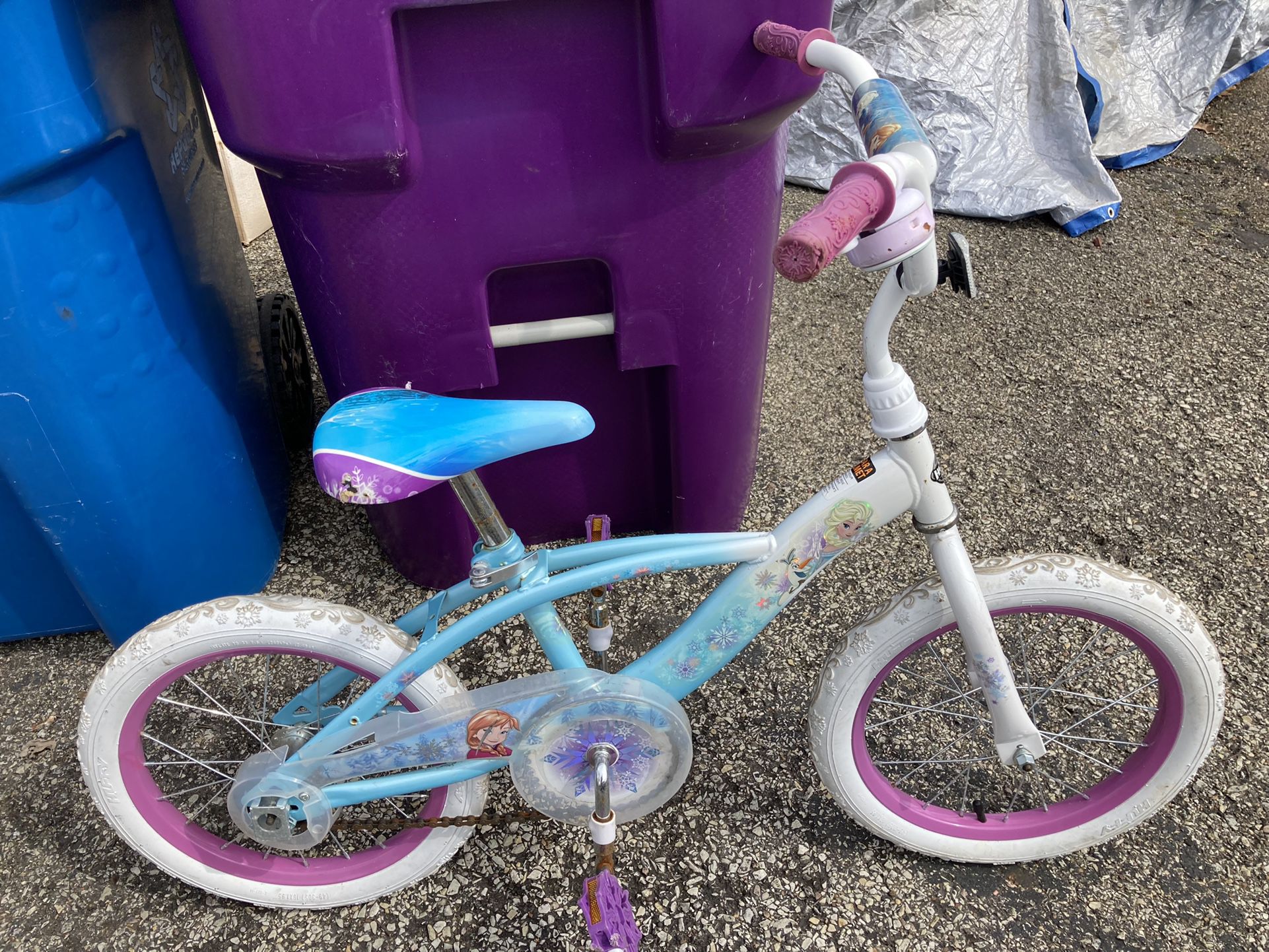 Girls 16” Wheel Frozen Bike