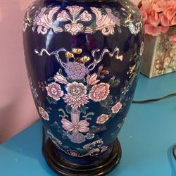 Gorgeous Vintage Chinoiserie Porcelain Floral Lamp